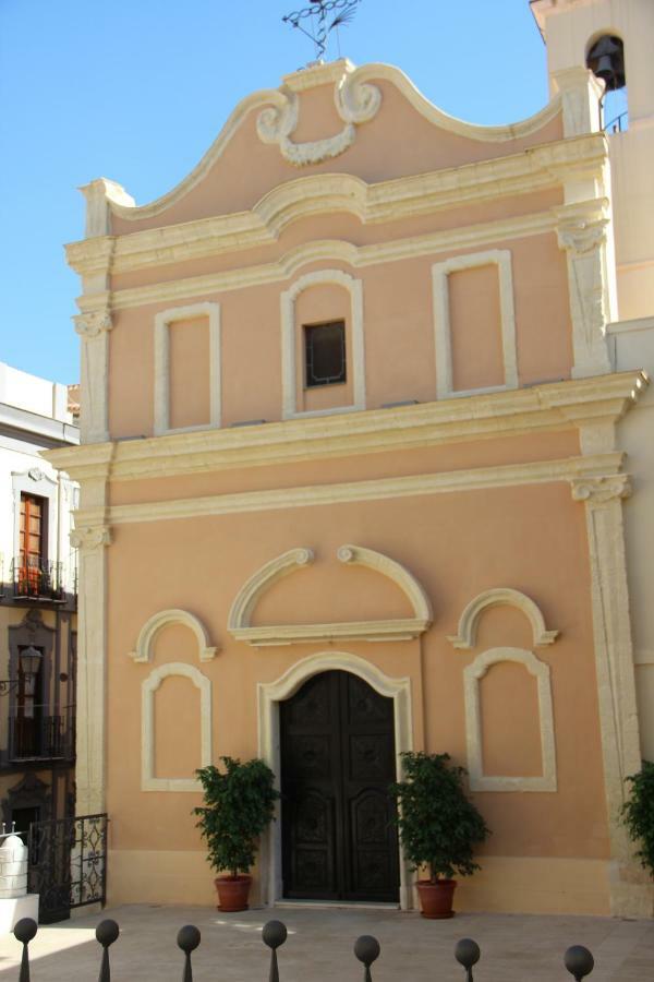 Sant Efisio Host Hotel กาญารี ภายนอก รูปภาพ