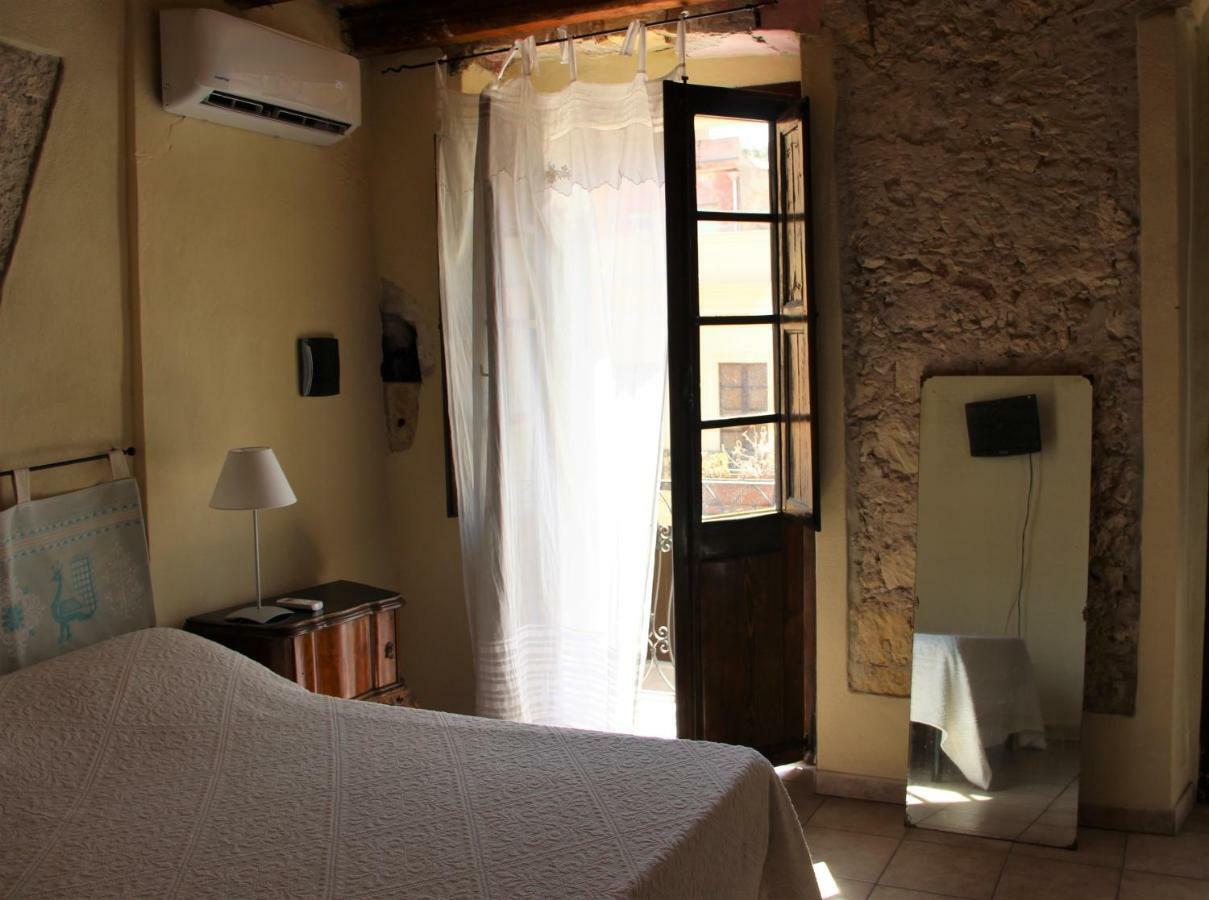 Sant Efisio Host Hotel กาญารี ภายนอก รูปภาพ